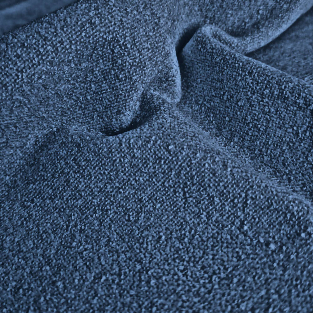 Tessuto Amy Blue am09 drappeggiato – micro bouclé vellutato, colore blu