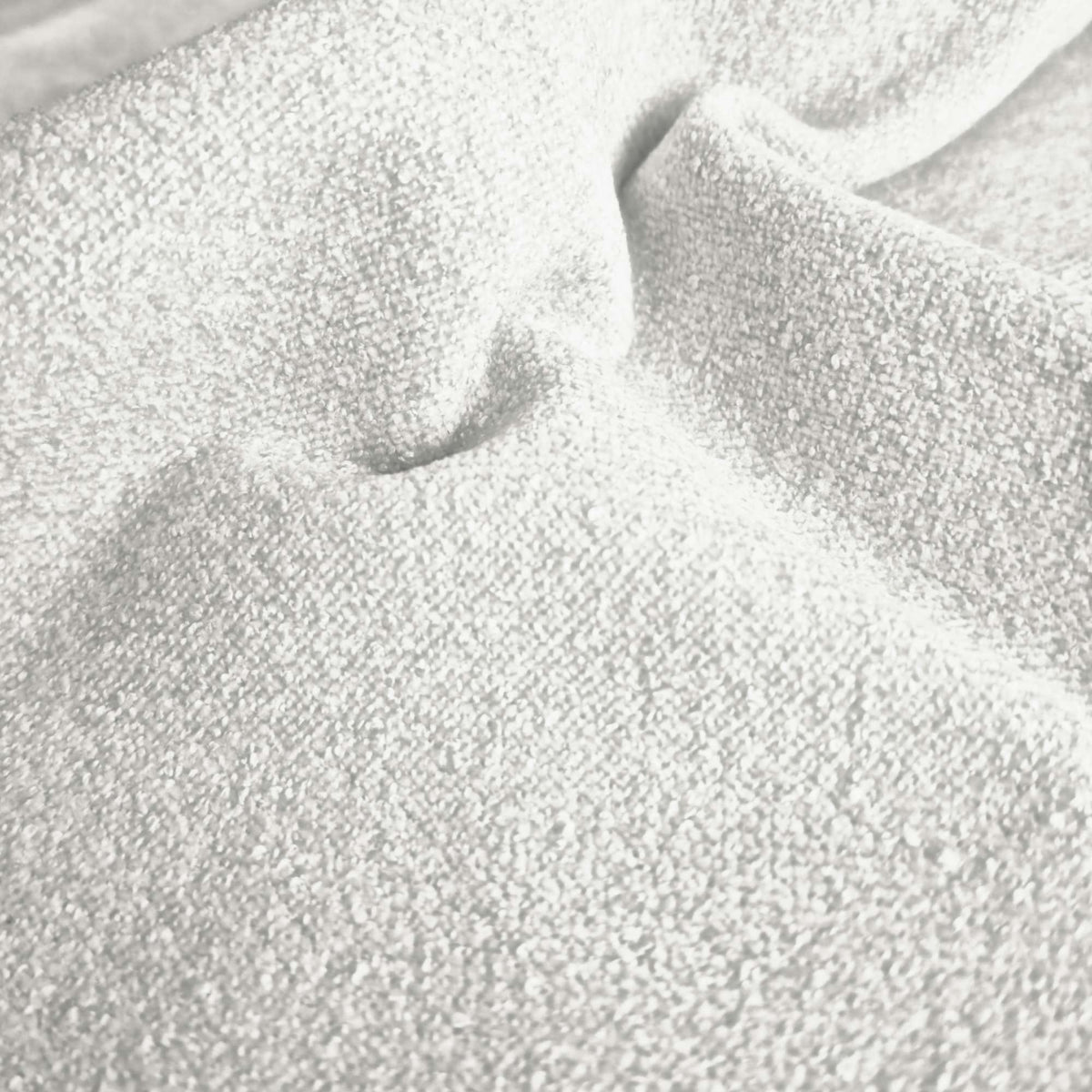 Tessuto Amy Light Grey am120 drappeggiato – micro bouclé vellutato, colore grigio chiaro