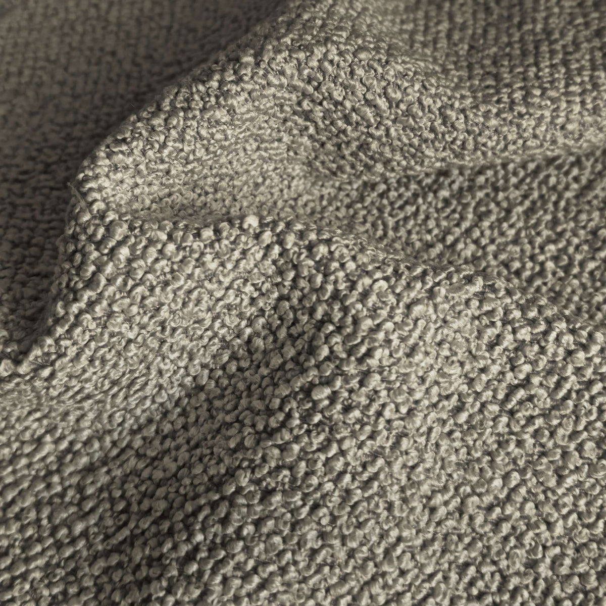 Tessuto Bardot Papyrus ba07 drappeggiato – tessuto bouclé, colore tortora