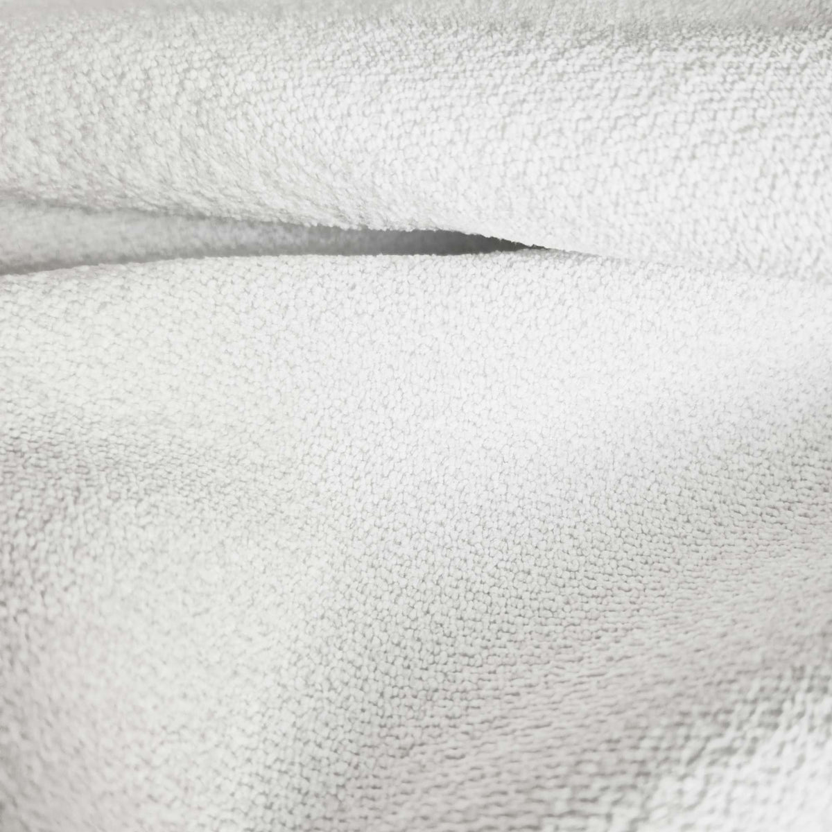 Tessuto Campbell Ivory ca03 drappeggiato – tessuto vellutato dalla texture compatta, colore bianco