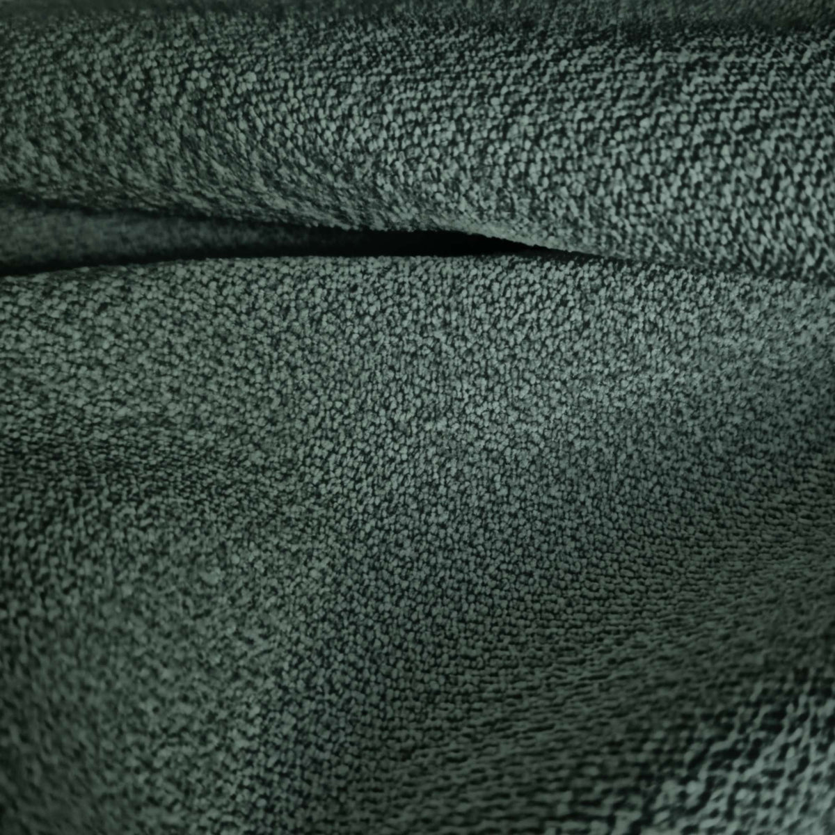 Tessuto Campbell Forest ca753 drappeggiato – tessuto vellutato dalla texture compatta, colore verde bosco