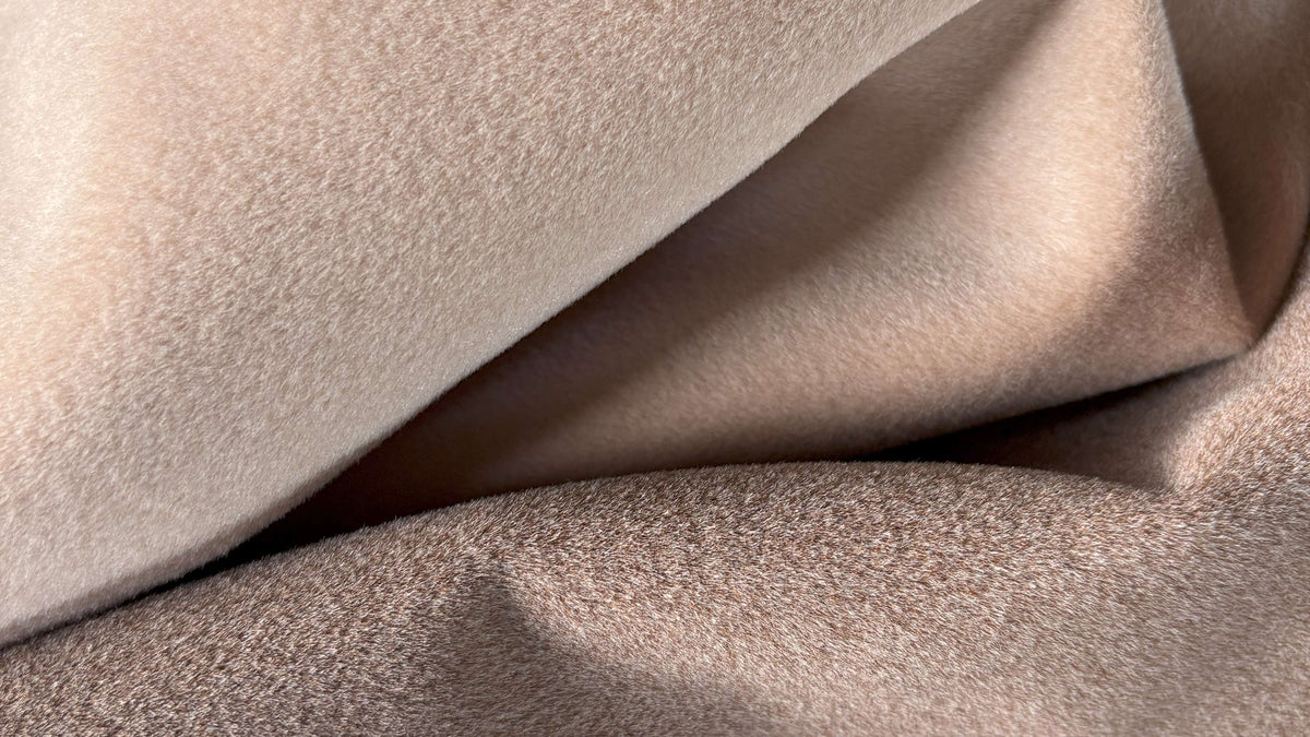 Macro del tessuto Mohair: pelo corto e riflessi morbidi