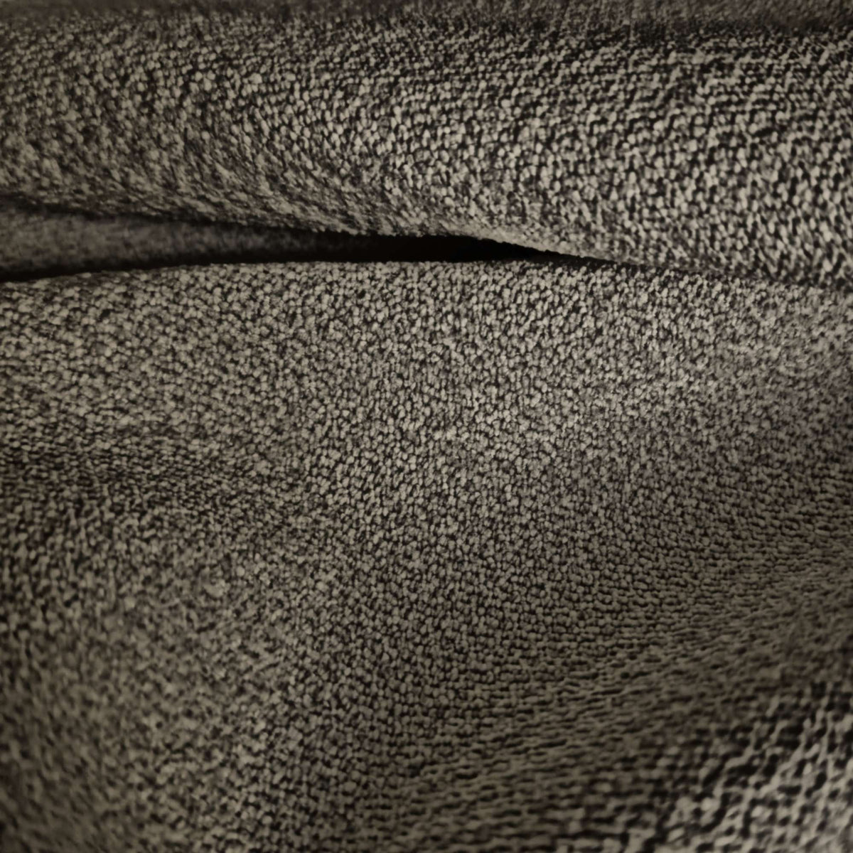 Tessuto Campbell Coffee ca30 drappeggiato – tessuto vellutato dalla texture compatta, colore marrone